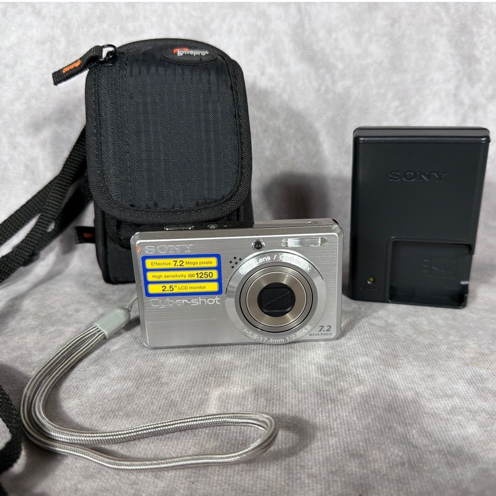 Sony Cyber-shot DSC-S750 7.2MP Digital Camera Bundle Case Charger Memory Battery